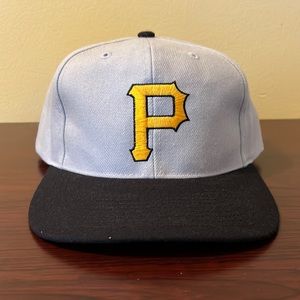 Pittsburgh Pirates vintage ball cap. Gray with black button and top visor. OS.